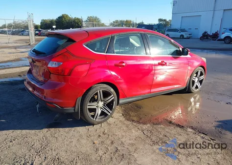 2012 Ford Focus Titanium z USA, uszkodzony, nr VIN 1FAHP3N25CL292456